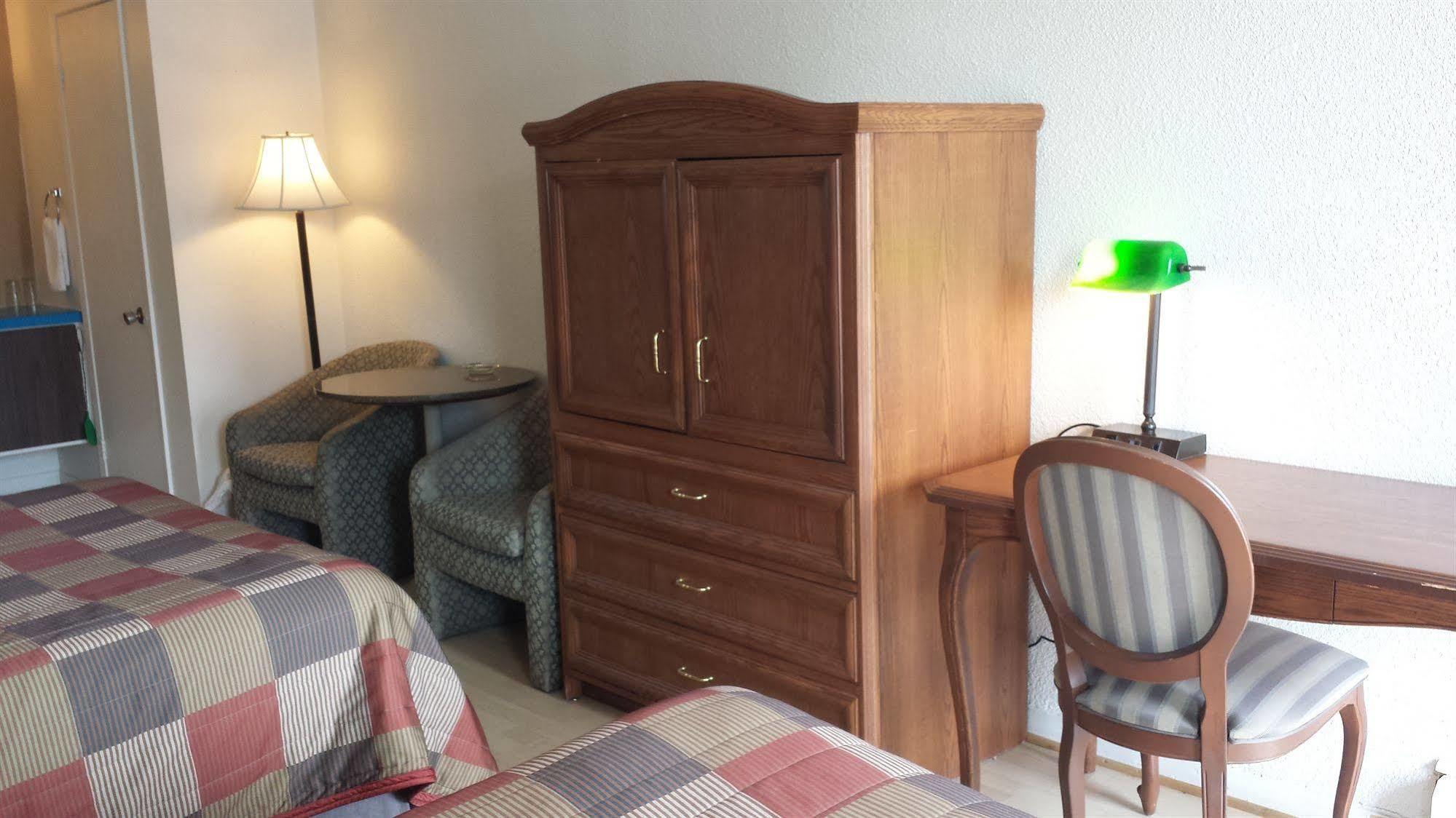 סן-ז'אן-סור-רישלייה Motel Iberville מראה חיצוני תמונה